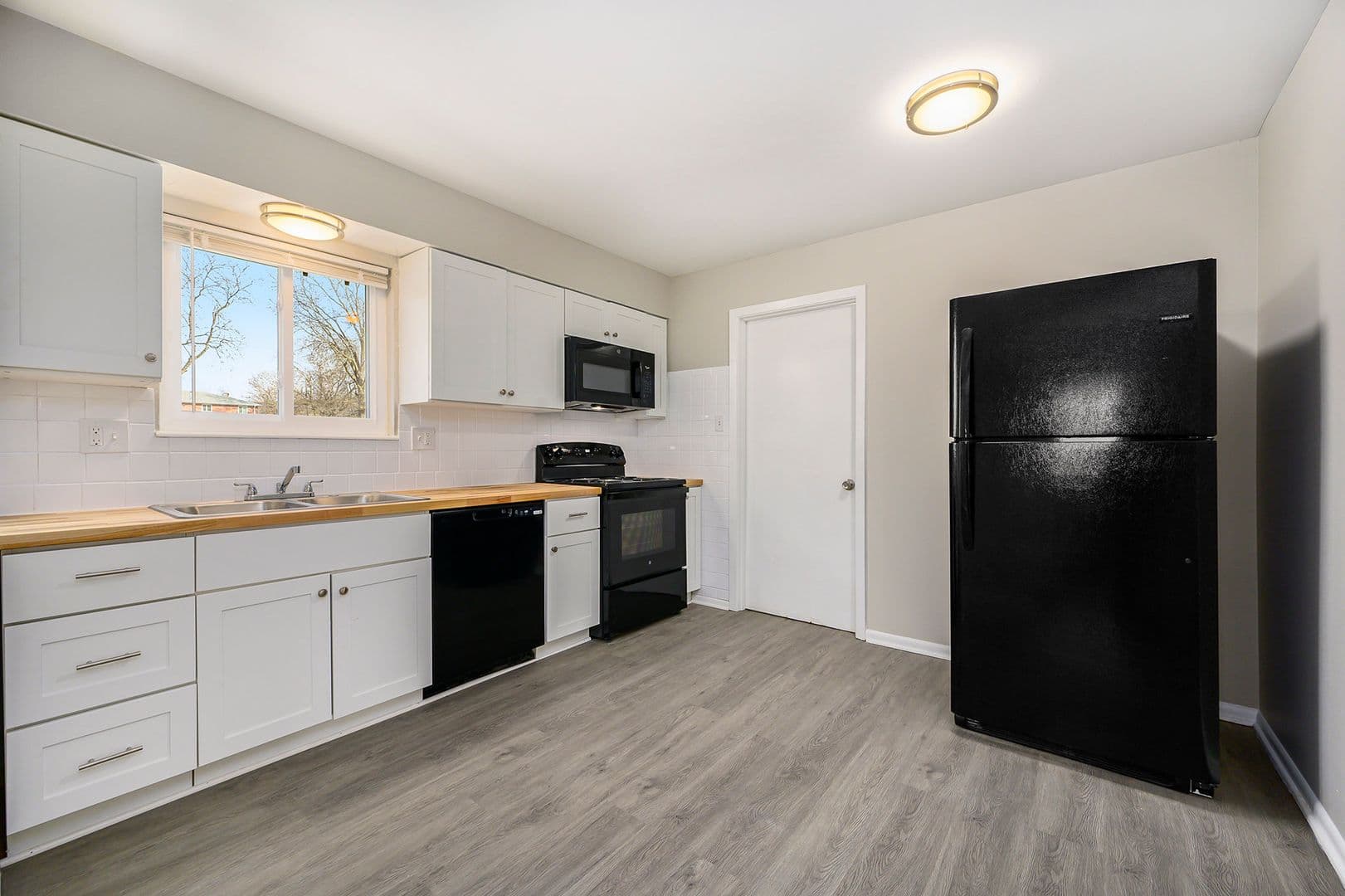 Gladstone Condo: 804 NE 68th St