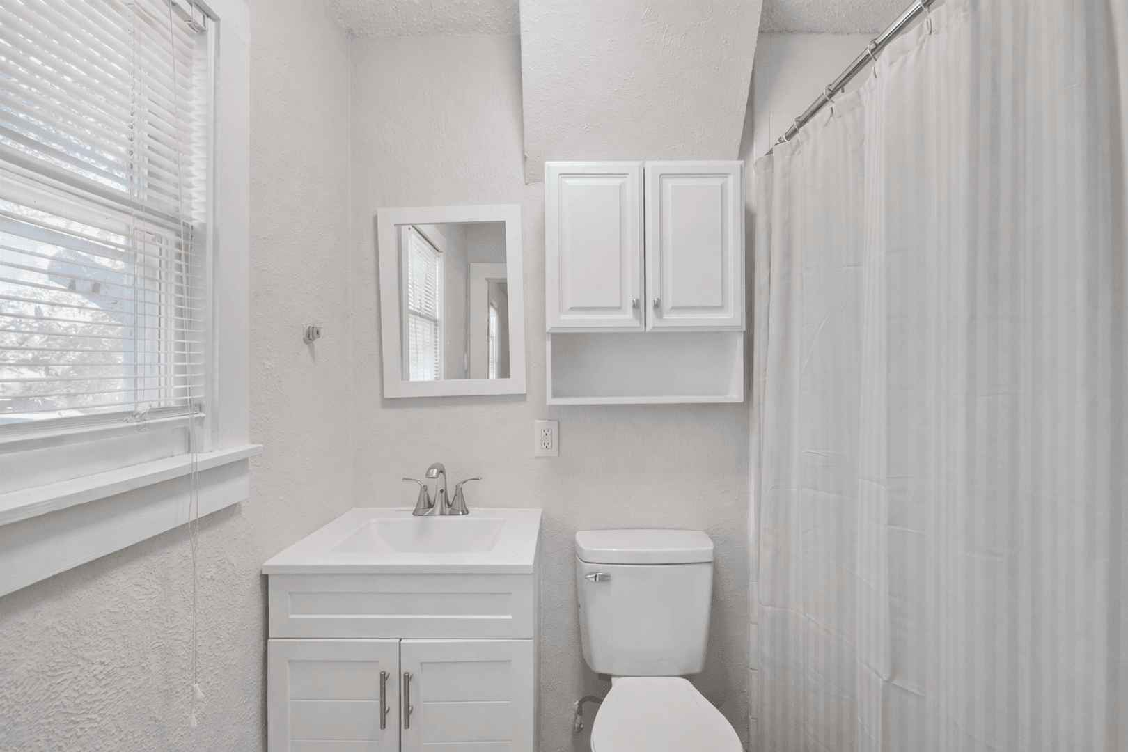 Austin Apartment: 1202 E. 29th St - #A