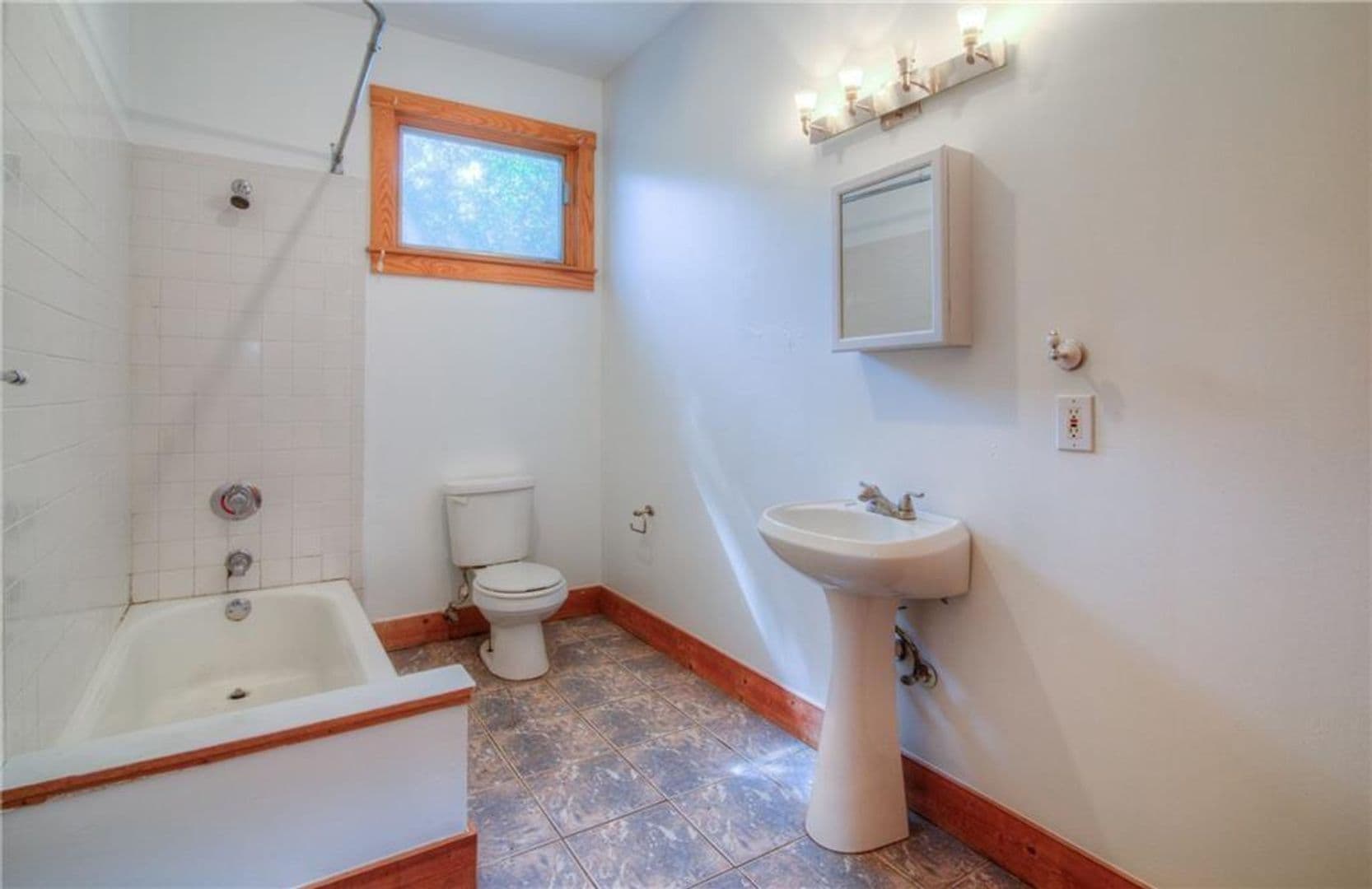 Austin House: 4517 Avenue F