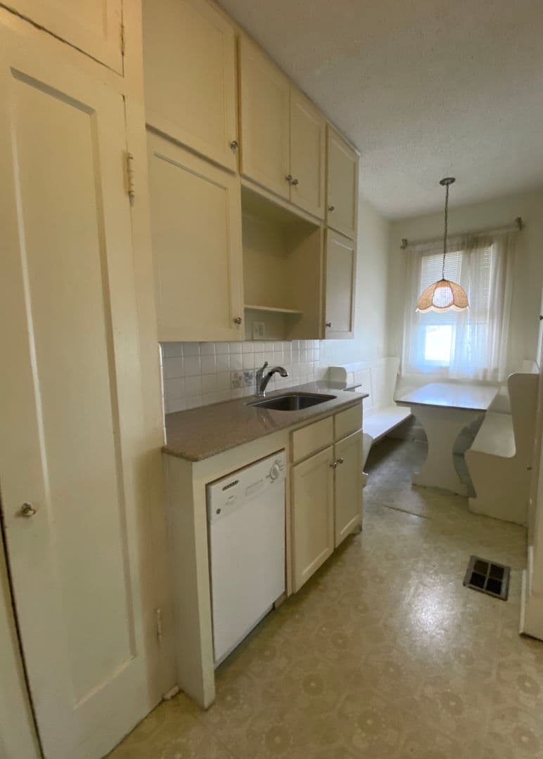 Austin Multiplex: 1103 W 22nd St