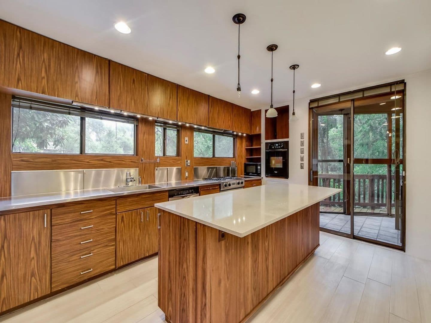 Austin House: 800 Leonard St