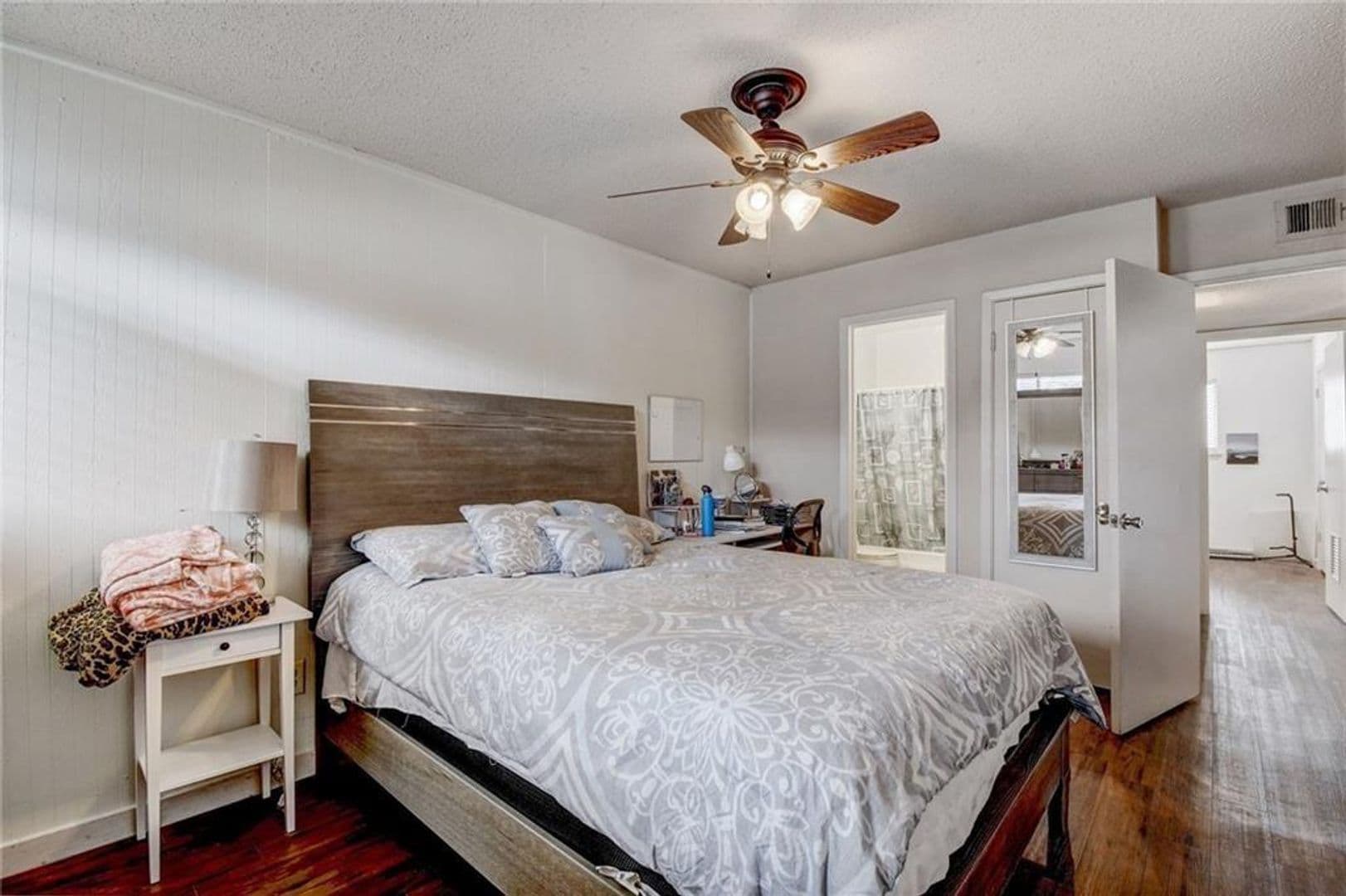 Austin Apartment: 2200 San Gabriel