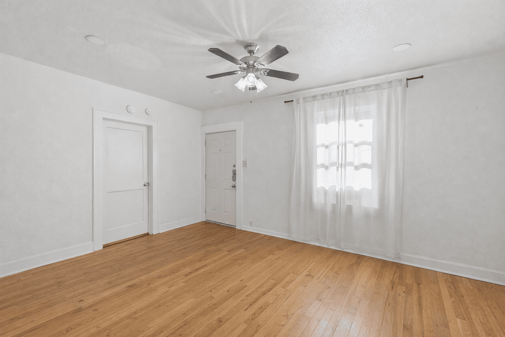 Austin Apartment: 1202 E. 29th St - #C