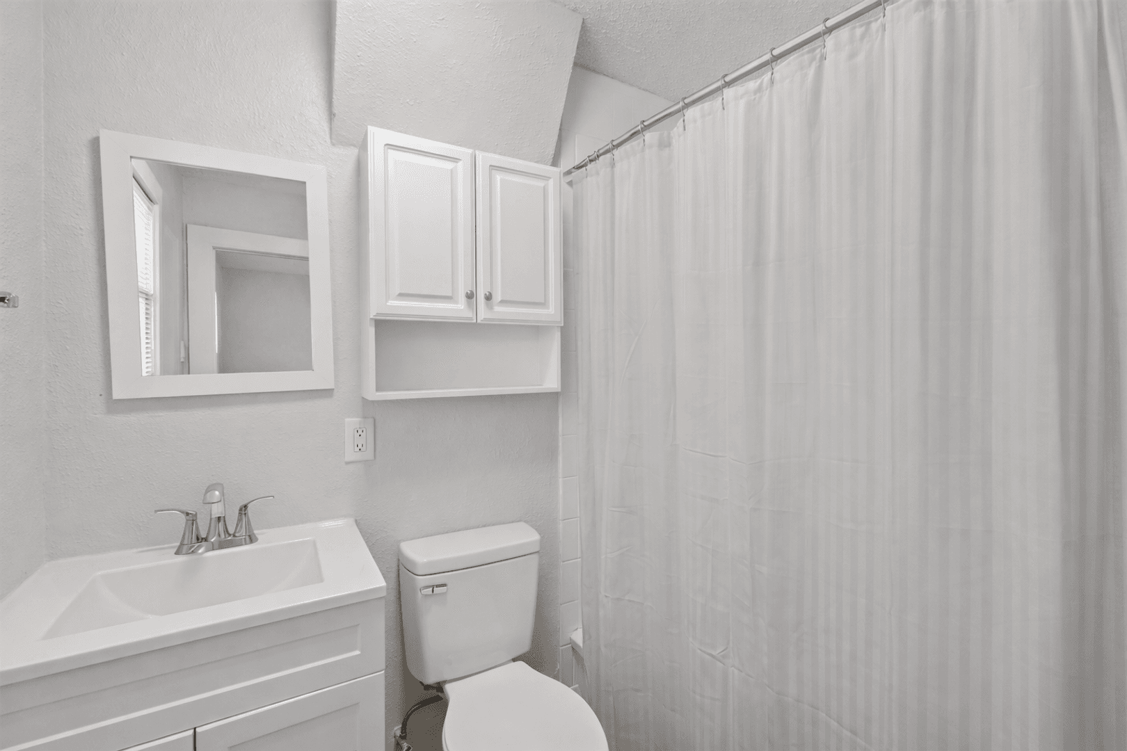 Austin Apartment: 1202 E. 29th St - #A
