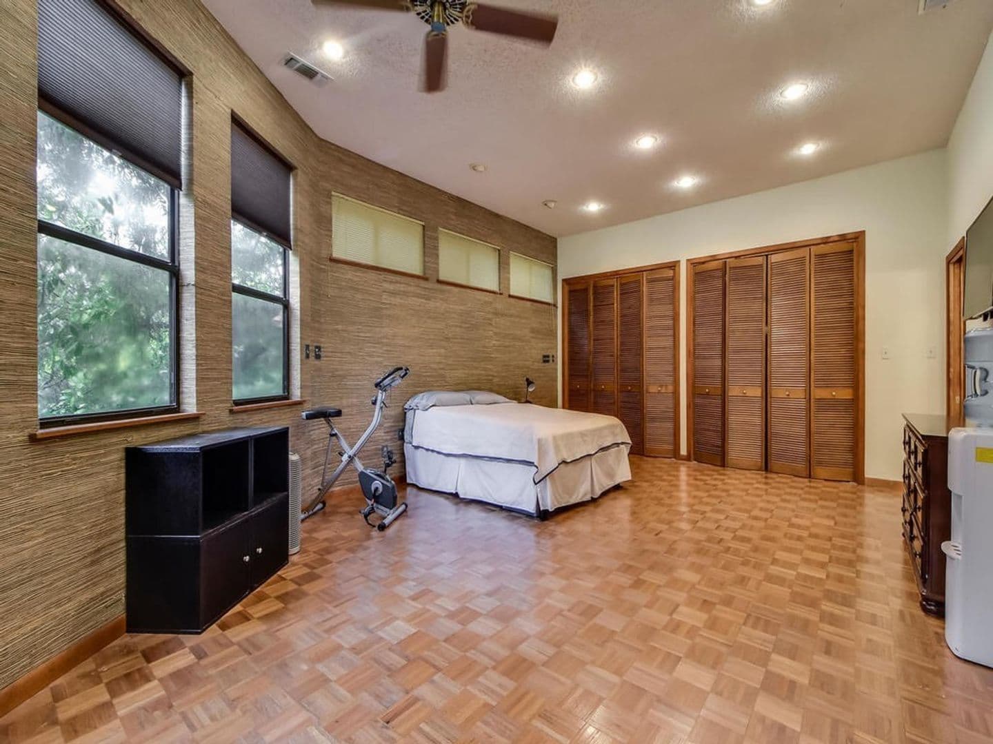 Austin House: 800 Leonard St