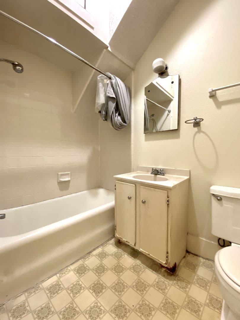 Austin Multiplex: 1103 W 22nd St