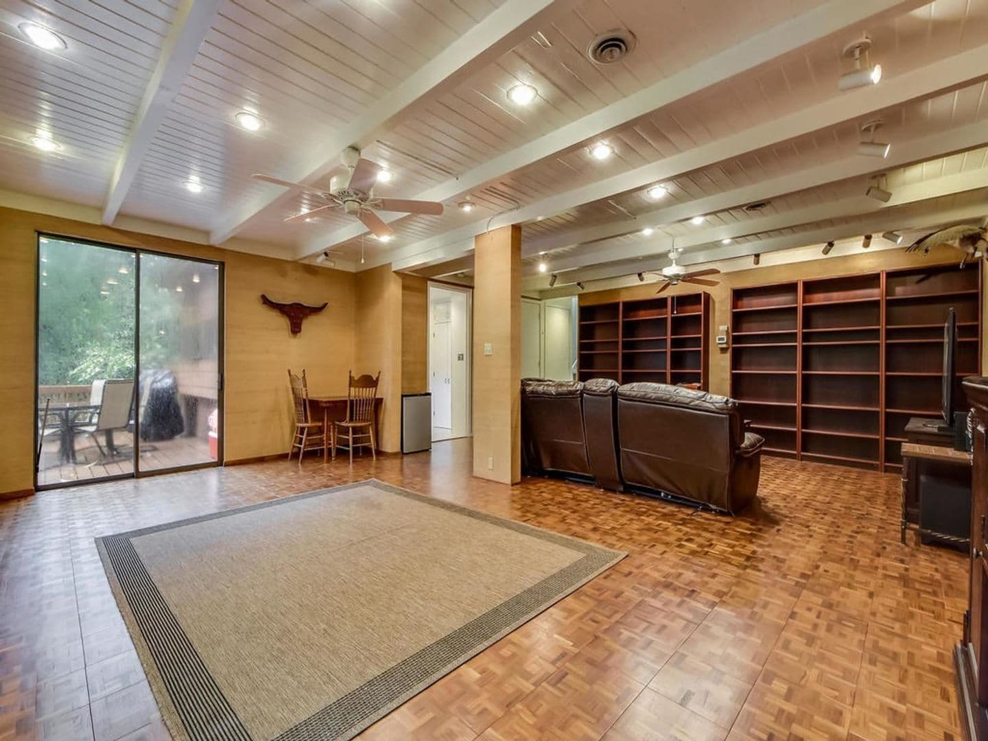 Austin House: 800 Leonard St