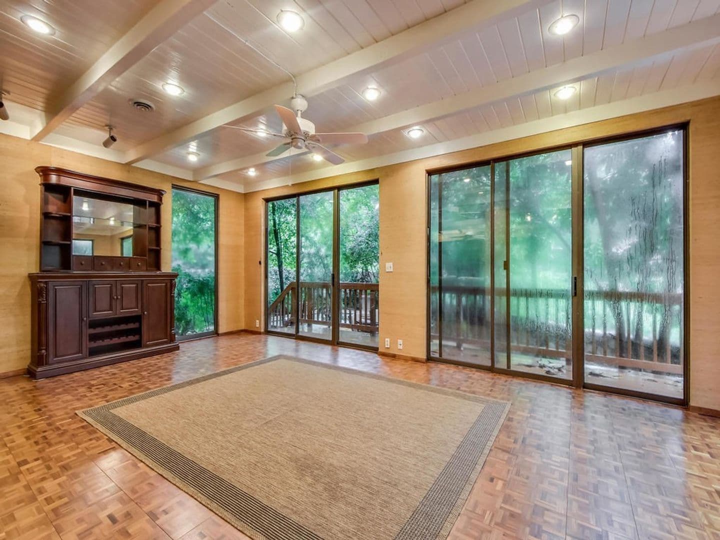 Austin House: 800 Leonard St