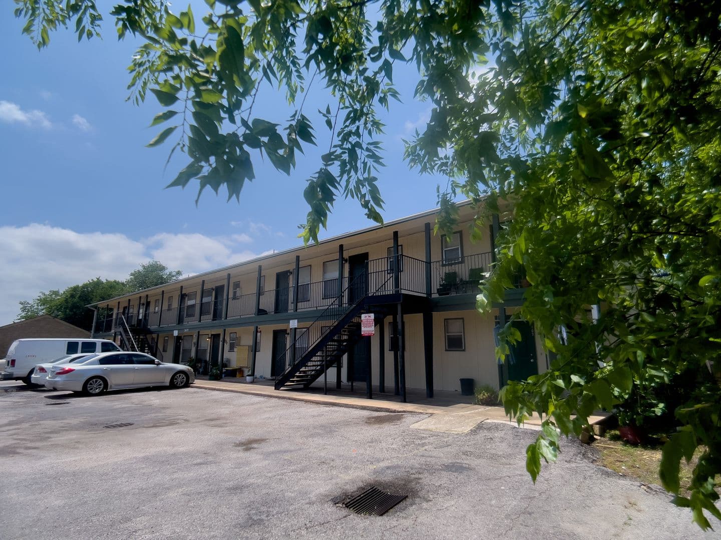 Austin Apartment: 2627 Jones Rd