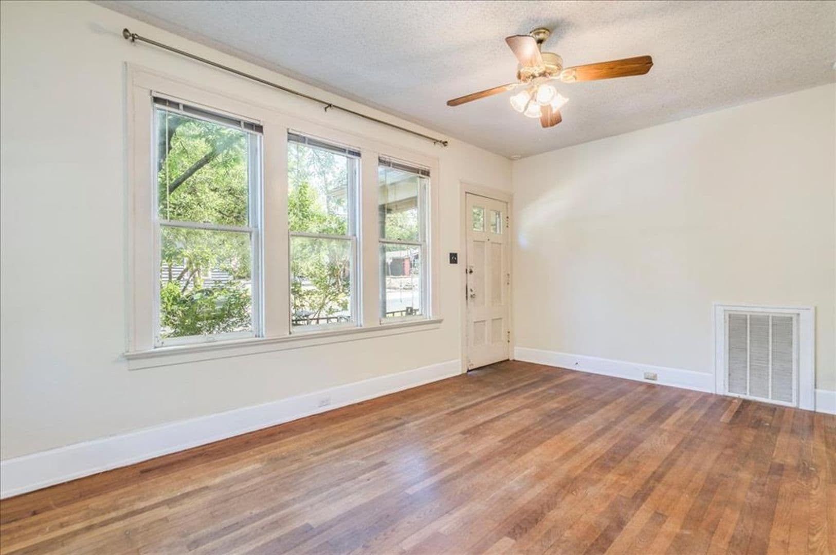 Austin Multiplex: 1103 W 22nd St
