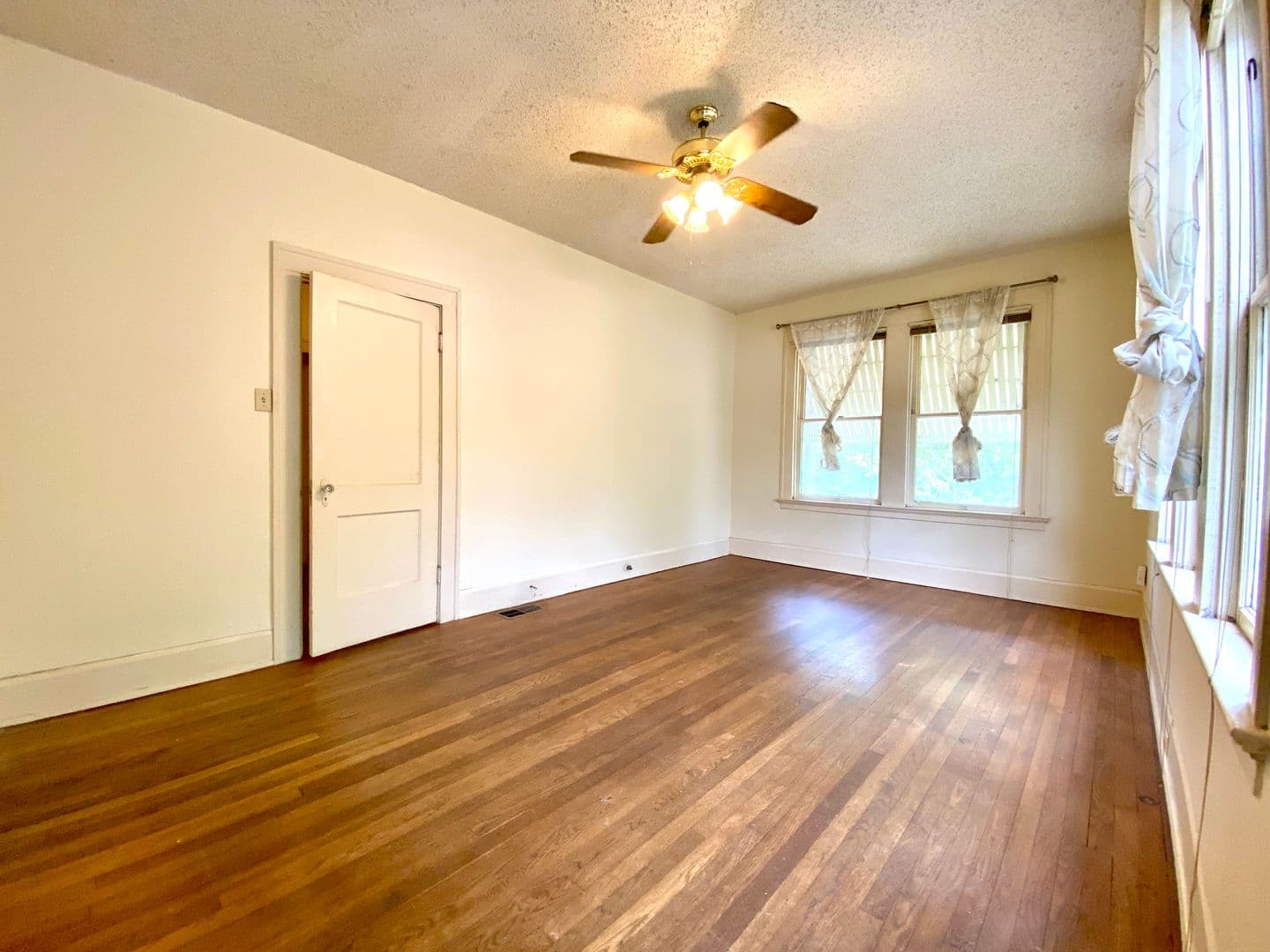Austin Multiplex: 1103 W 22nd St