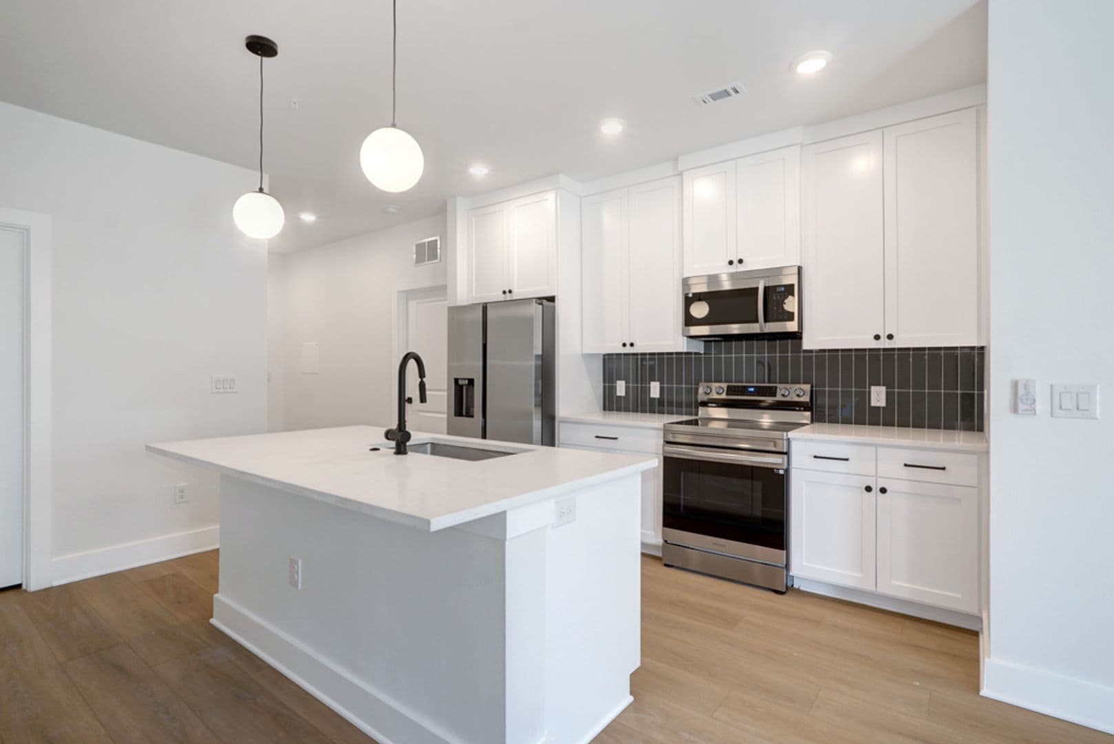 Austin Apartment: 3000 Duval St