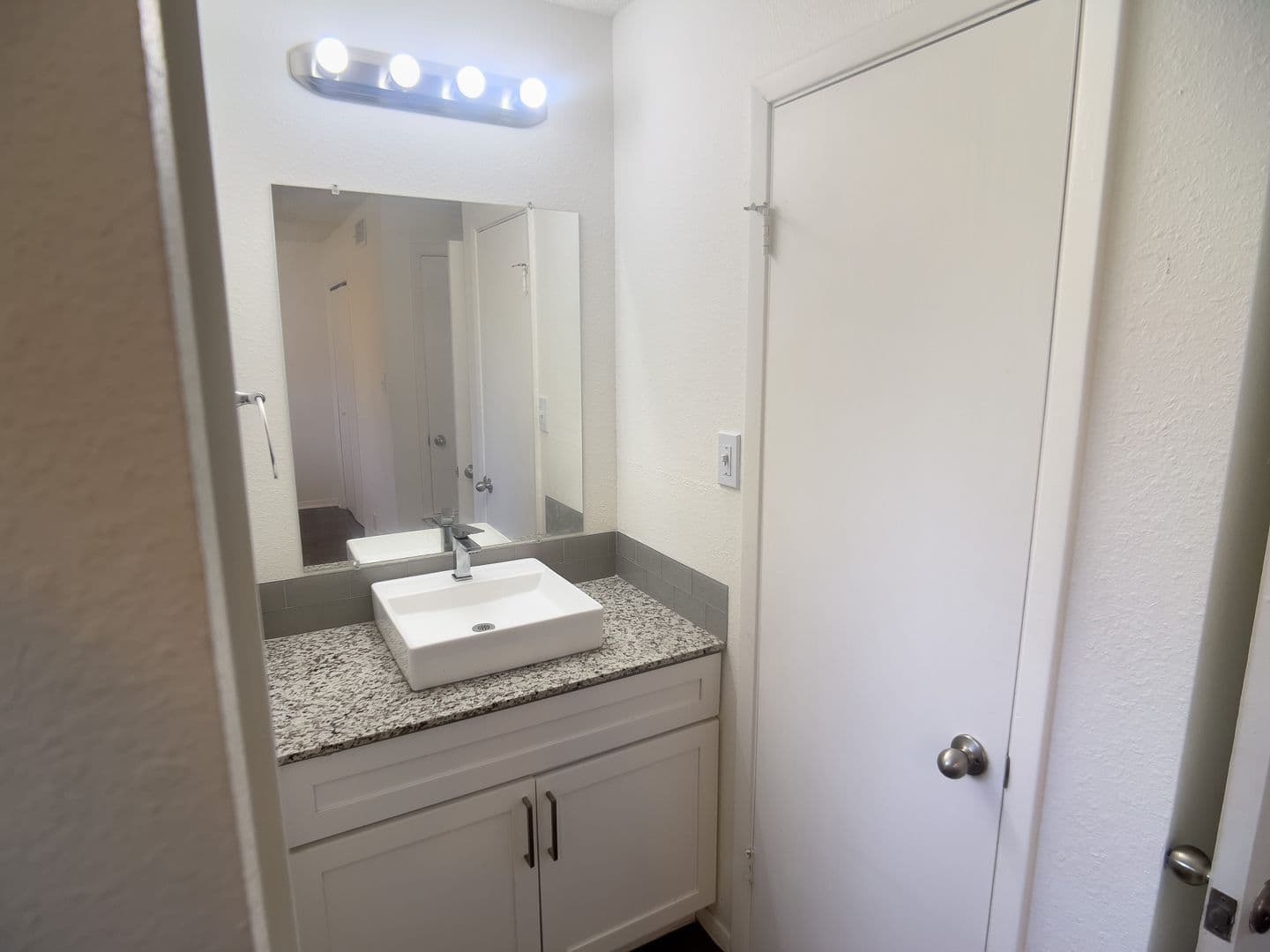 Austin Apartment: 2627 Jones Rd