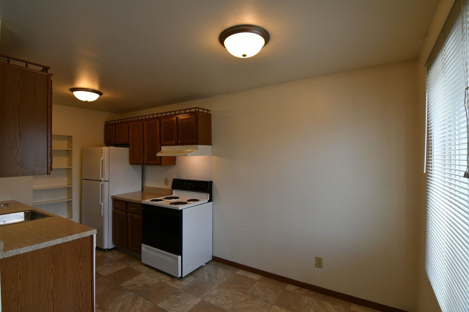Jefferson Apartment: 1110 Hillside Dr.