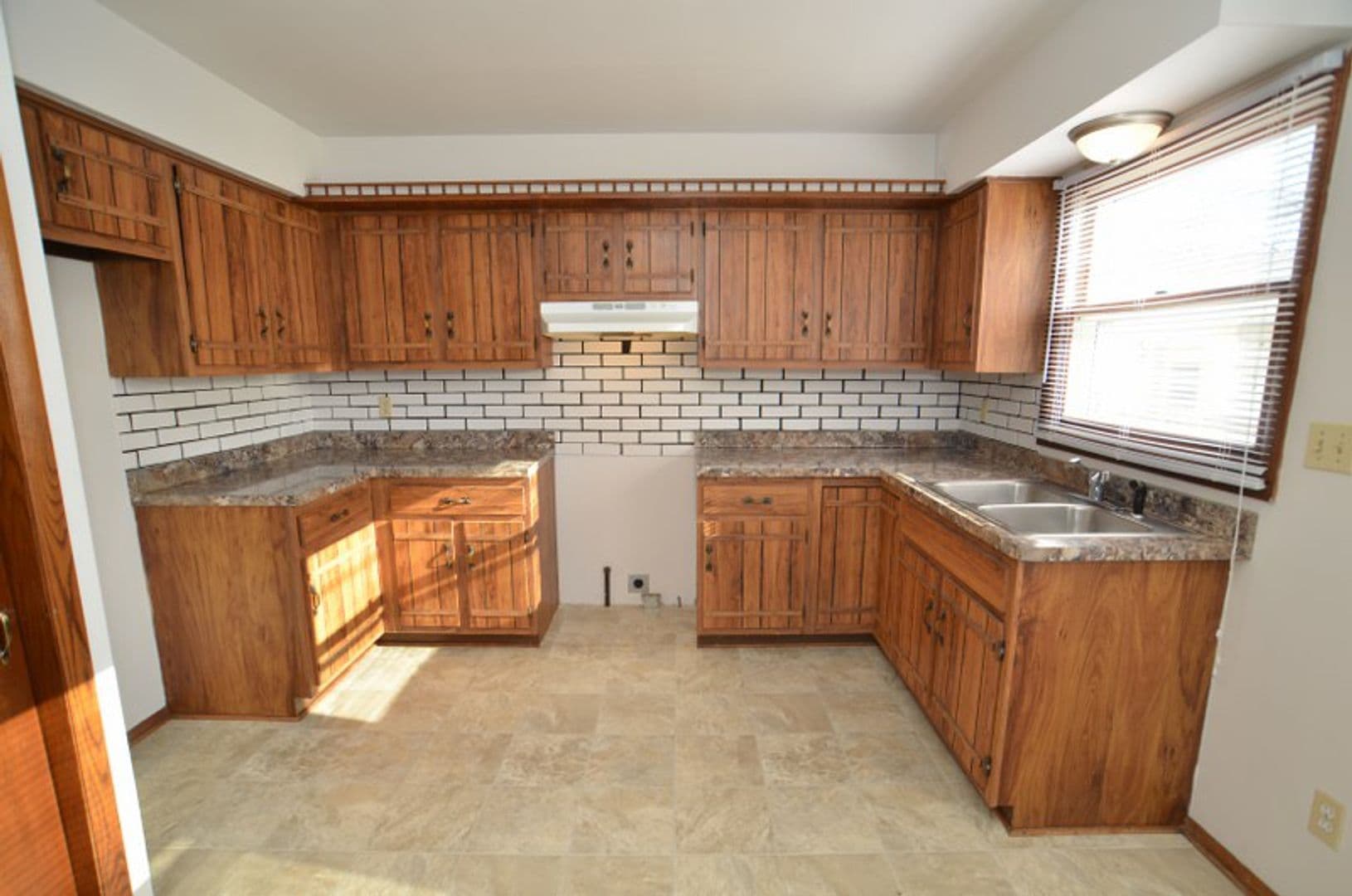Hartland Apartment: 609 - 667 Ridgeway Drive