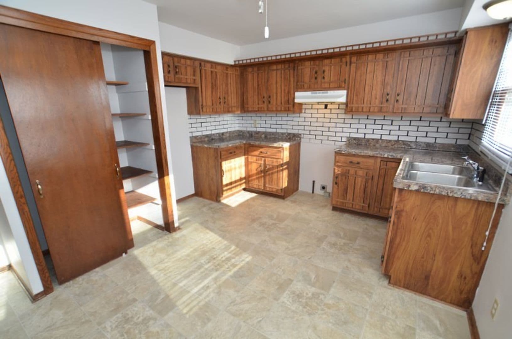 Hartland Apartment: 609 - 667 Ridgeway Drive