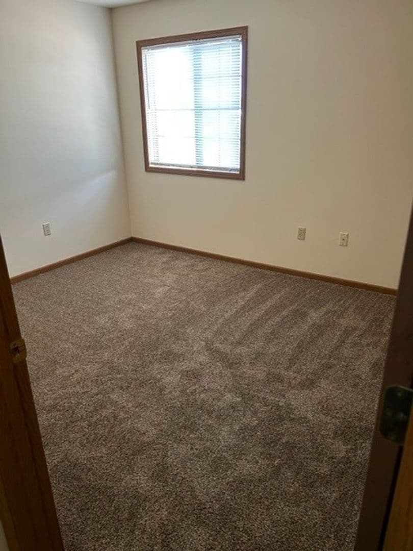 Oconomowoc Apartment: 420 Bolson Drive