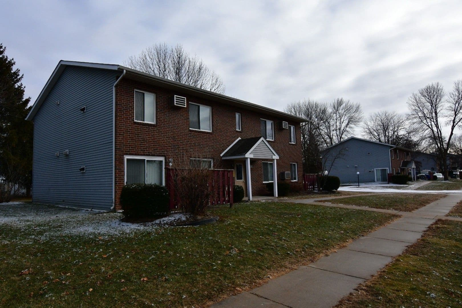 Jefferson Apartment: 1110 Hillside Dr.