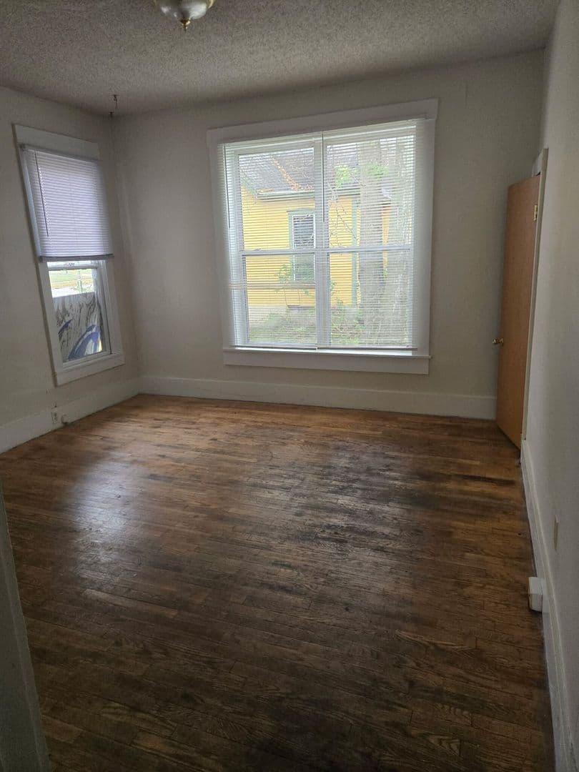 Charleston Apartment: 1132-1142 6th Street