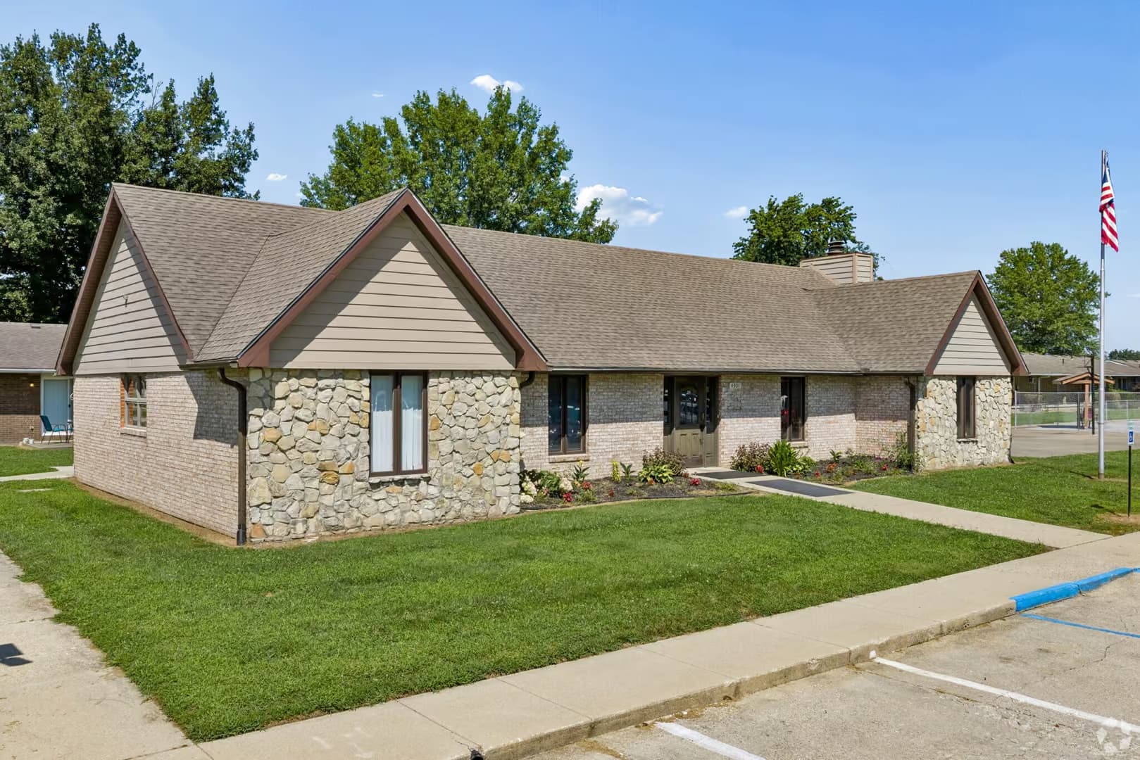 Terre Haute Apartment: 4301 S 6th Street