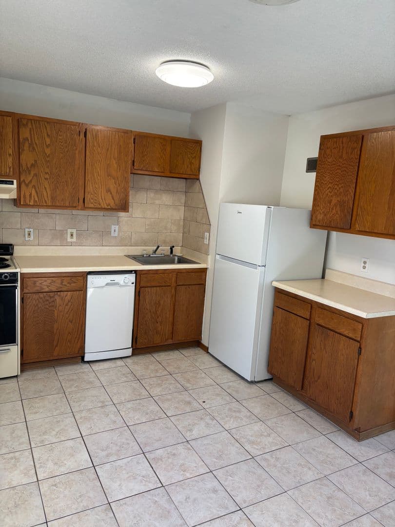 Terre Haute Apartment: 8703 Bono Rd