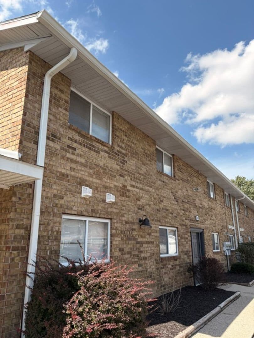 Kokomo Apartment: 1930 S Goyer Rd
