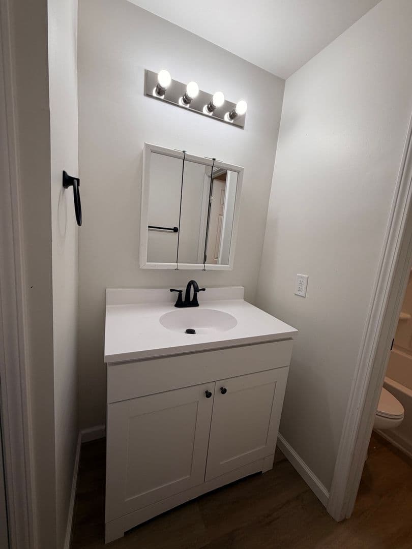 Aurora Apartment: 106 108 109 111 Dewer St. & 119-125 5th St.