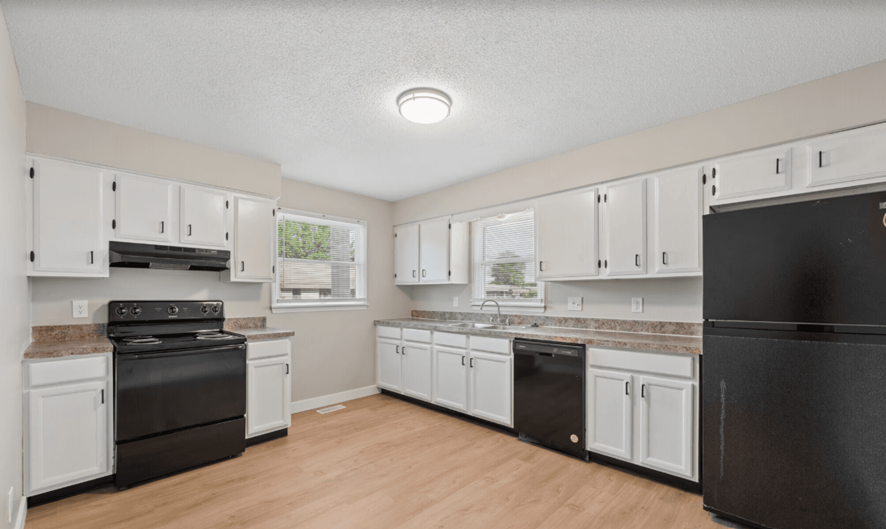 Terre Haute Apartment: 4301 S 6th Street