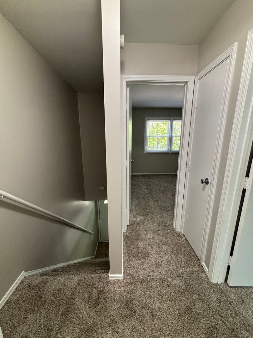 Kokomo Apartment: 300 E 261 S