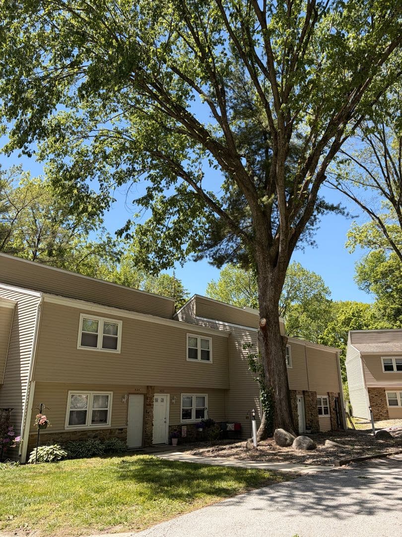 Kokomo Apartment: 300 E 261 S