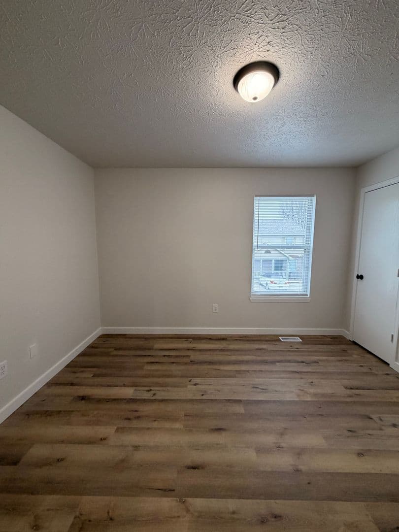 Lafayette Apartment: 10 Emerald Pines