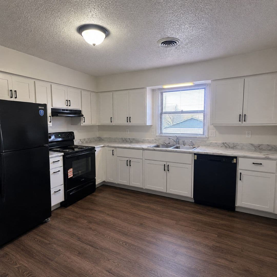 Terre Haute Apartment: 4301 S 6th Street