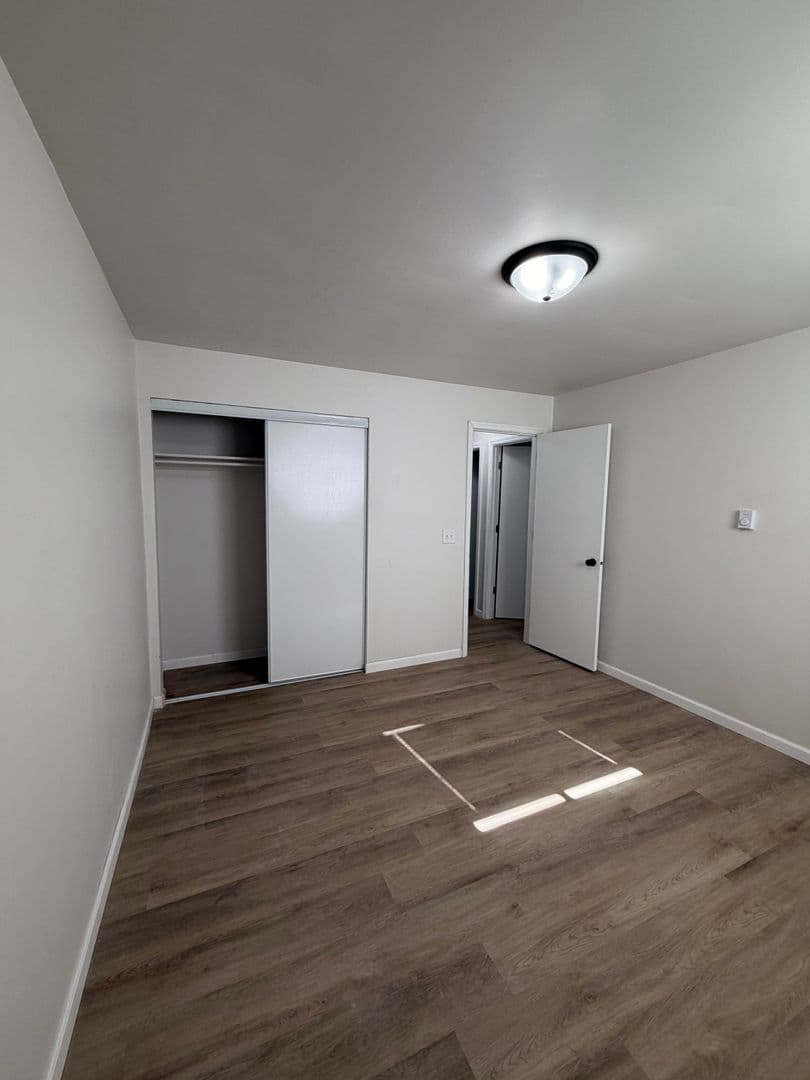 Aurora Apartment: 106 108 109 111 Dewer St. & 119-125 5th St.