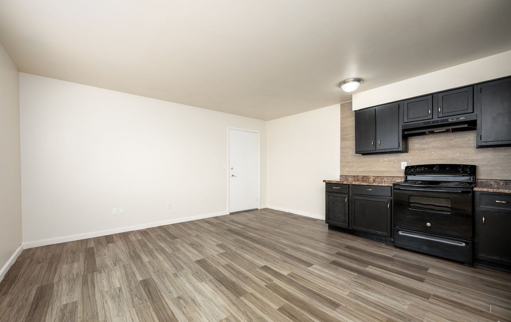 Kokomo Apartment: 1930 S Goyer Rd