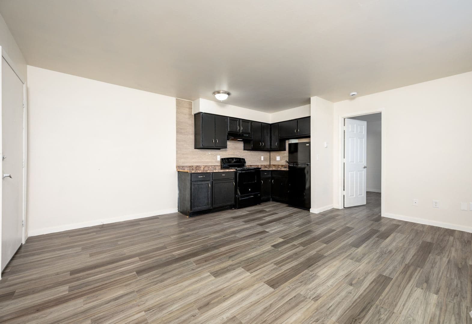 Kokomo Apartment: 1930 S Goyer Rd