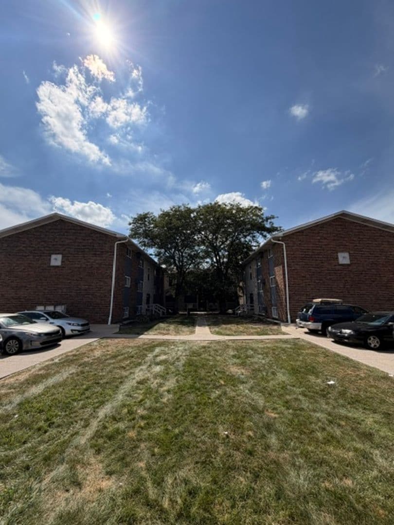 Kokomo Apartment: 1930 S Goyer Rd