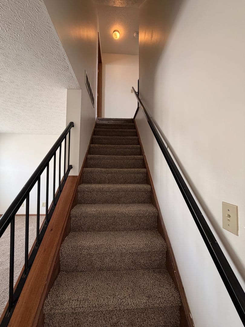 Kokomo Apartment: 800 N. Dixon Road