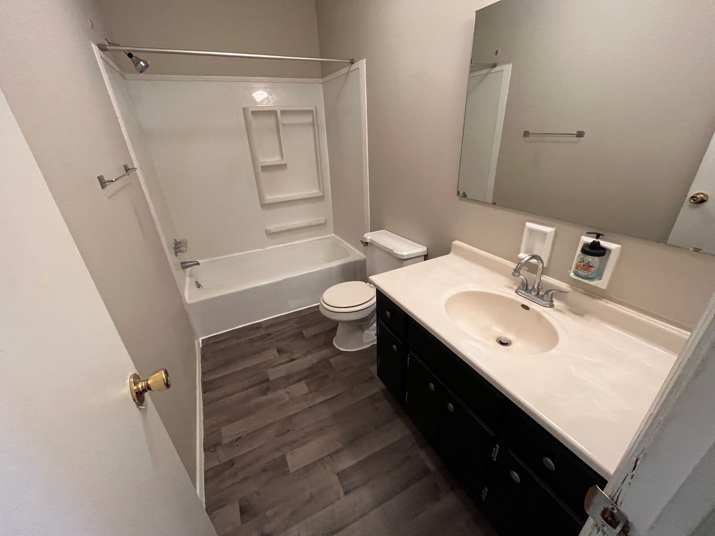 Kokomo Apartment: 1809 W Carter St