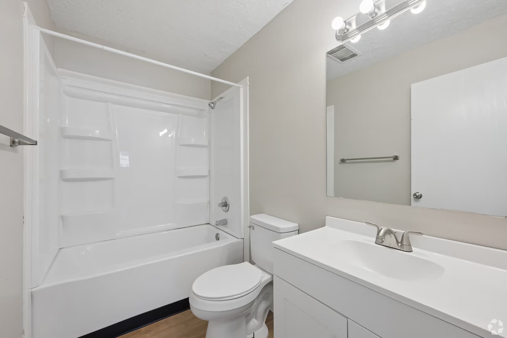 Terre Haute Apartment: 4301 S 6th Street