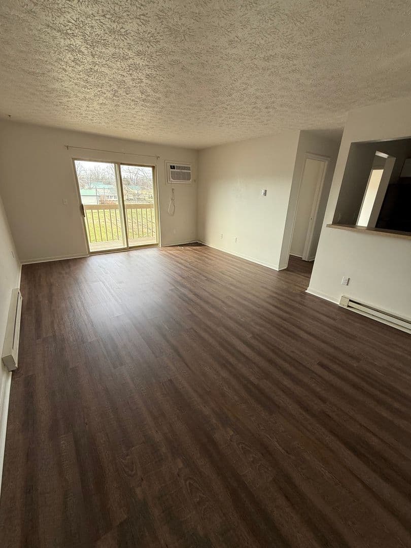 Rising Sun Apartment: 2182 Glen Meadows Dr.