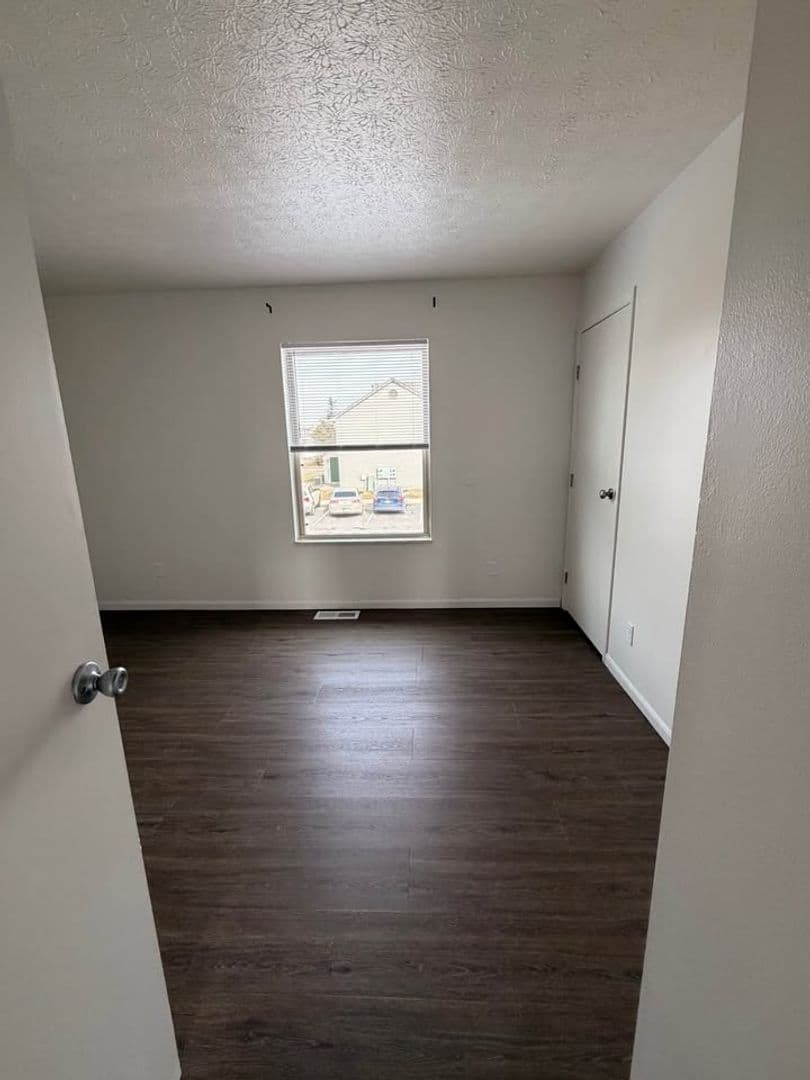 Kokomo Apartment: 800 N. Dixon Road