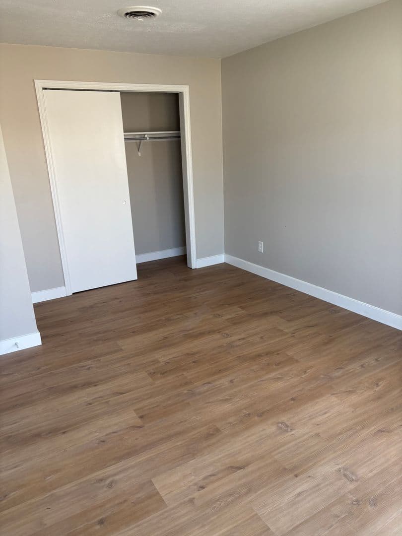 Terre Haute Apartment: 4301 S 6th Street
