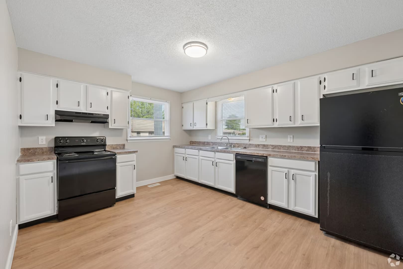 Terre Haute Apartment: 4301 S 6th Street