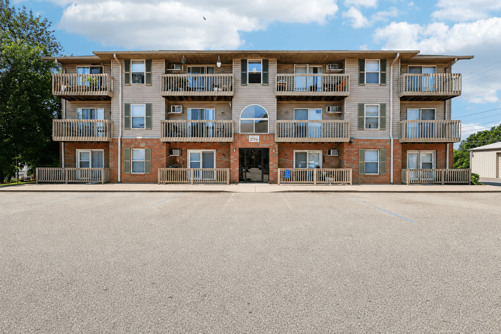 Rising Sun Apartment: 2182 Glen Meadows Dr.