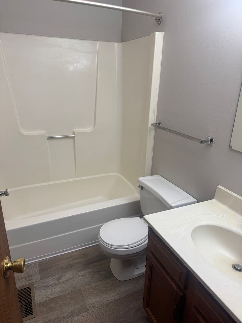 Terre Haute Apartment: 4301 S 6th Street