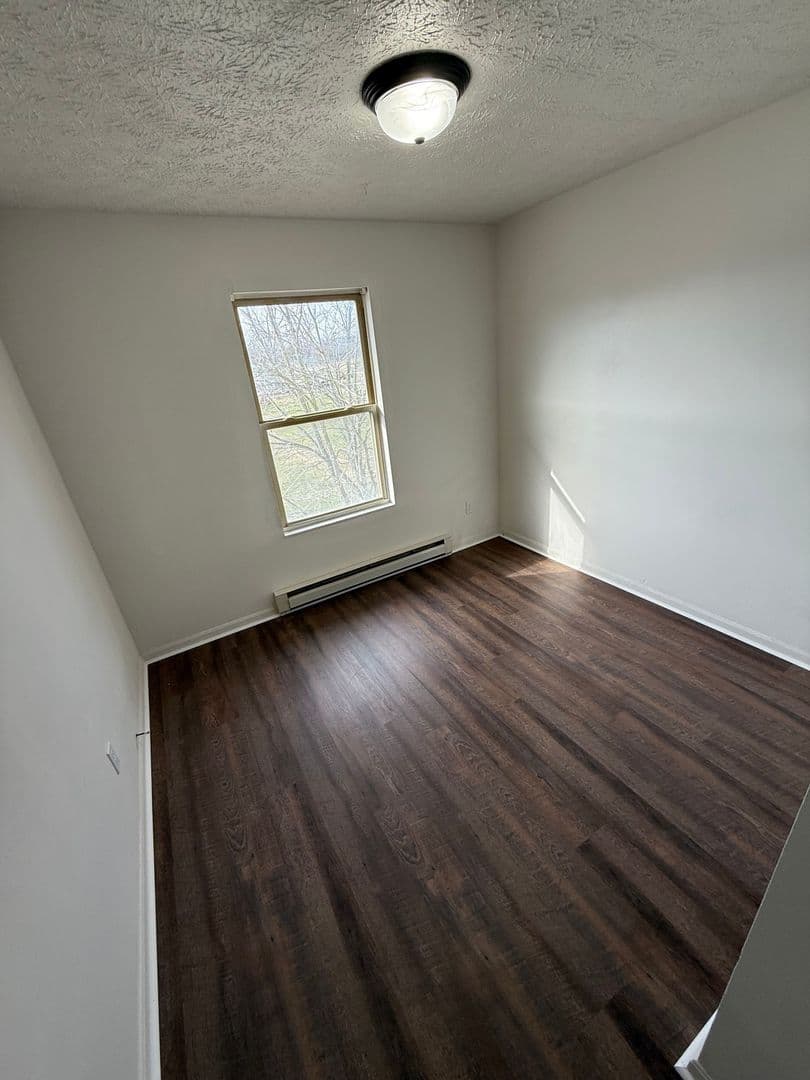 Rising Sun Apartment: 2182 Glen Meadows Dr.