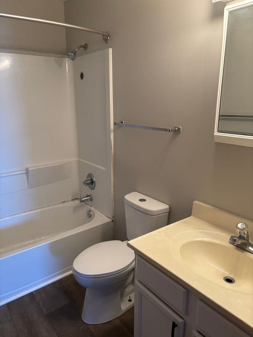 Terre Haute Apartment: 4301 S 6th Street