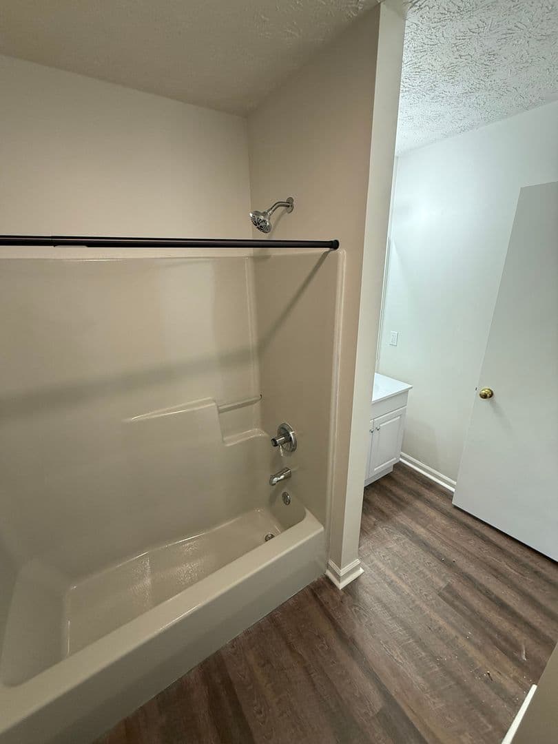 Rising Sun Apartment: 2182 Glen Meadows Dr.