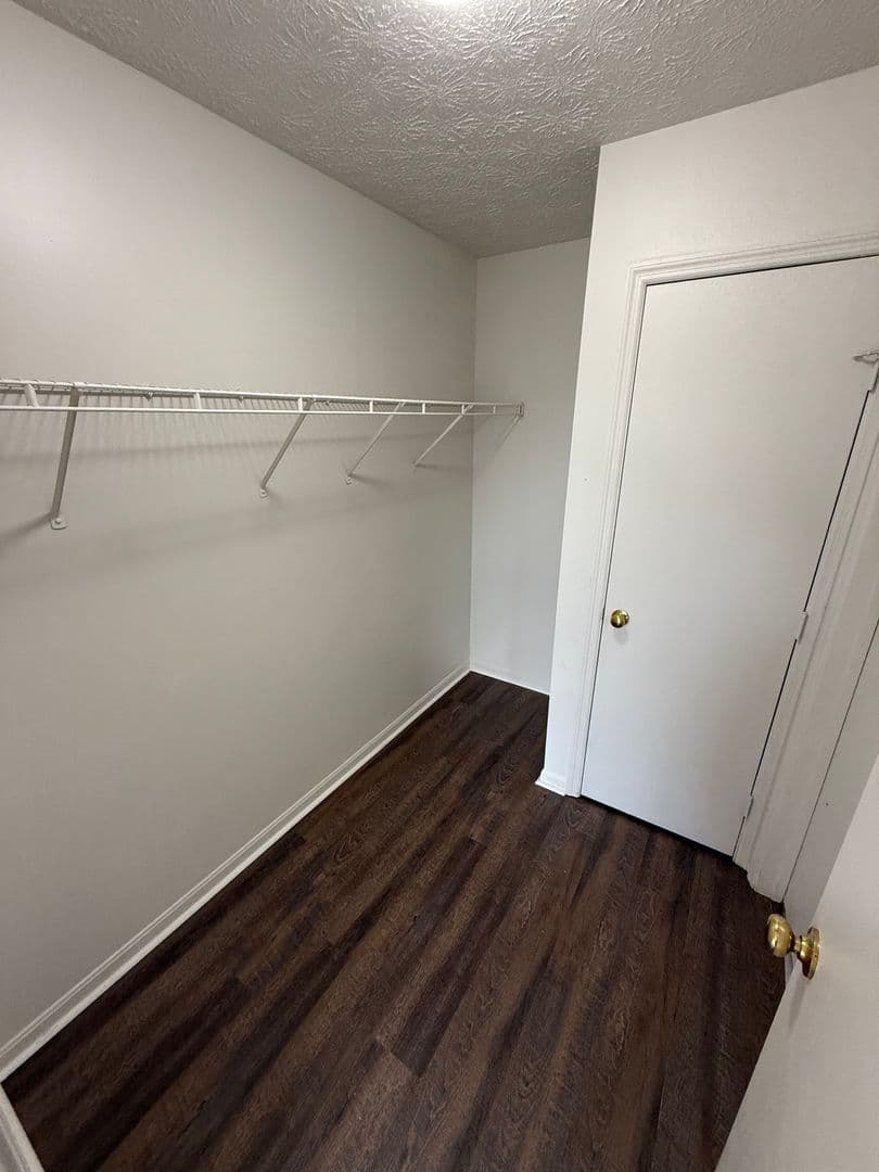 Rising Sun Apartment: 2182 Glen Meadows Dr.