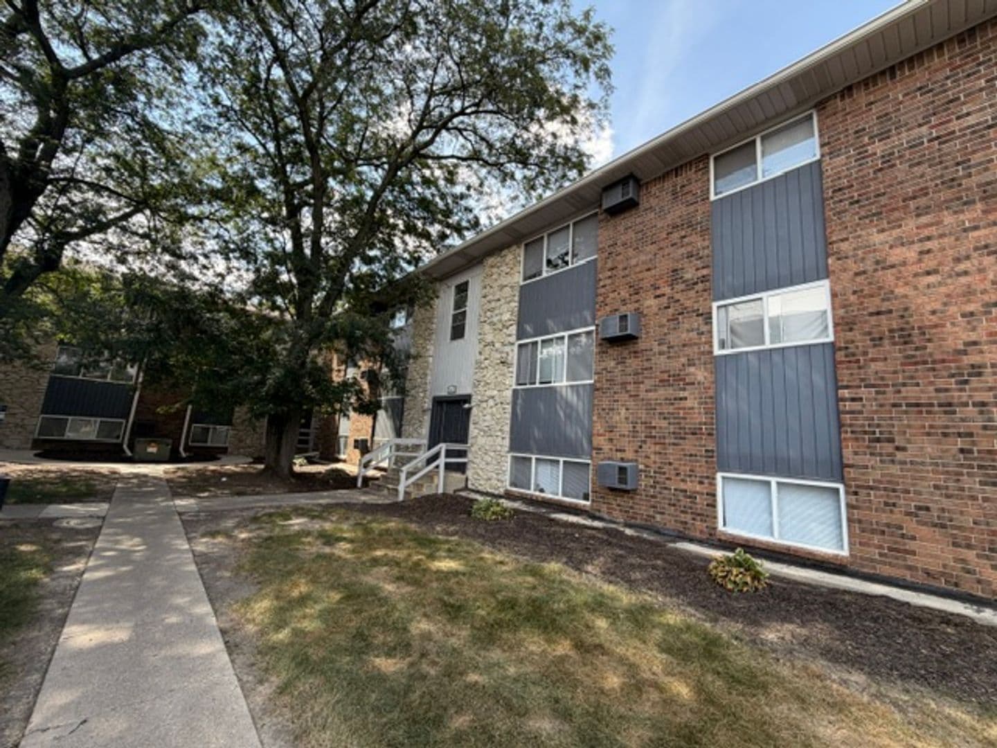 Kokomo Apartment: 1930 S Goyer Rd